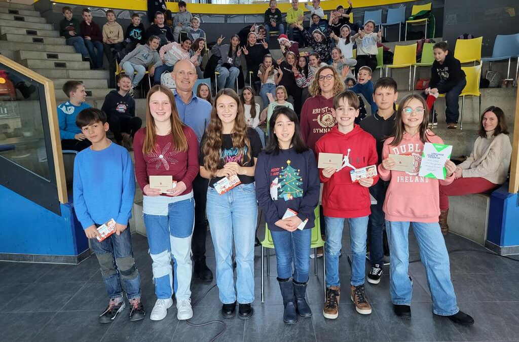 Luisa Schlipf wird Siegerin beim Vorlesewettbewerb am Ernst-Abbe-Gymnasium Oberkochen